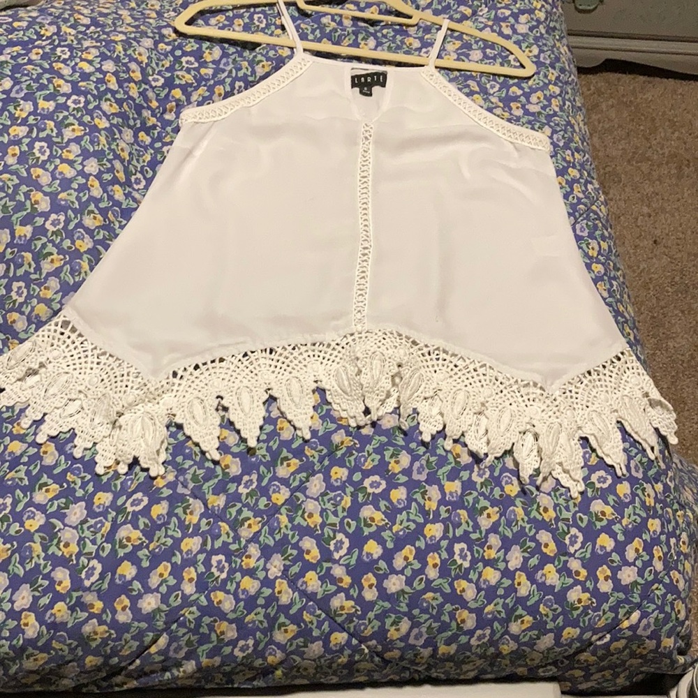 Clarté Small, White Tank